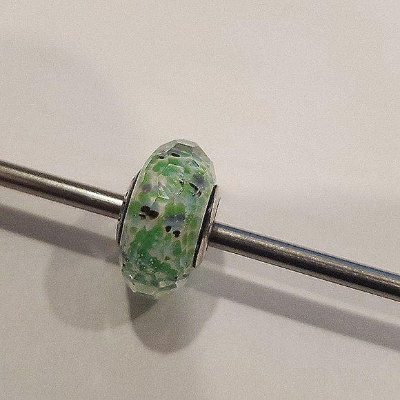 Authentic Pandora charm - Picture 2 of 3